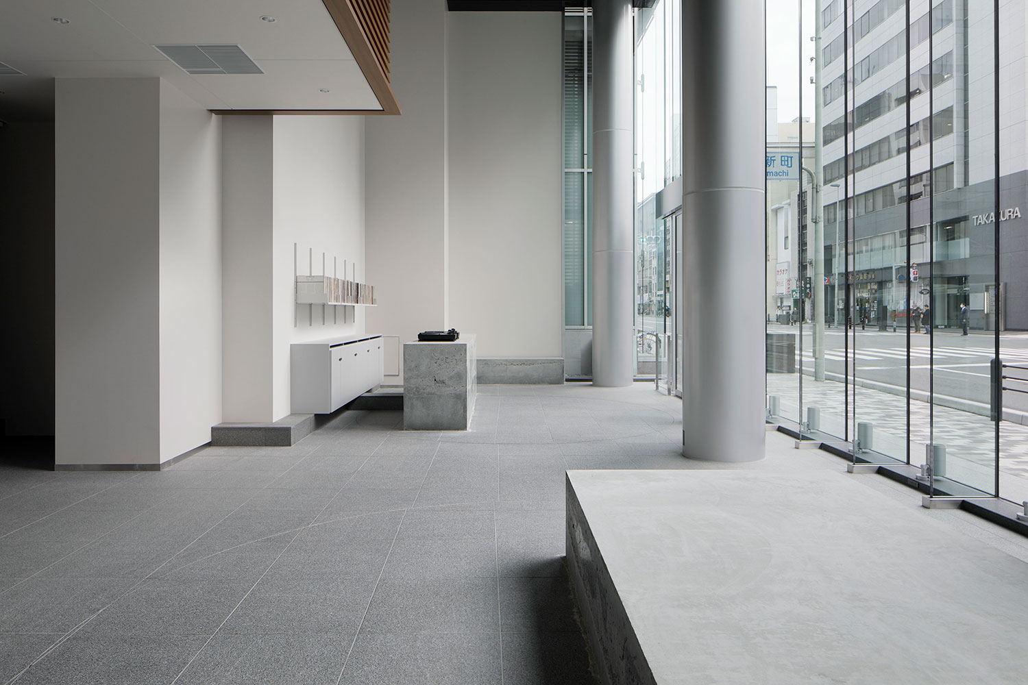 倉本仁さん&関祐介さんとのデザインコラボのフロアスタンド 倉本仁さん&関祐介さんとのデザインコラボのフロアスタンド