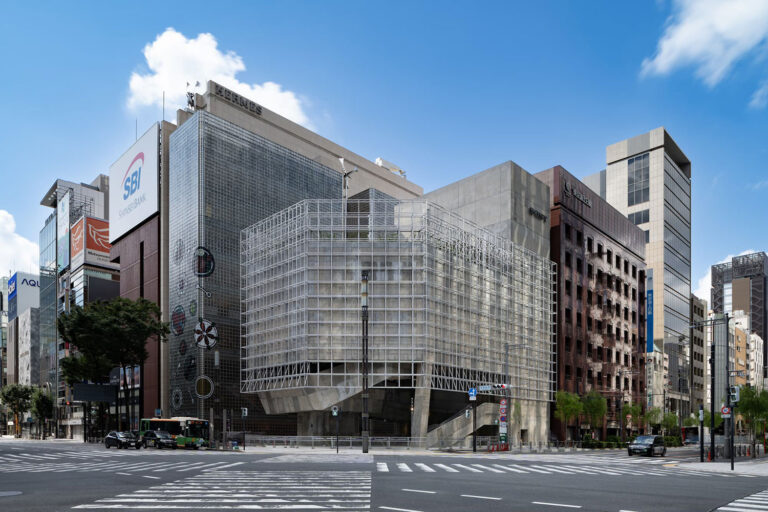 NO803・・備前焼、、森家、名家の森康司の作品です最高級と思います、知り合い。 コールハースの住宅の家政婦に注目した映像を制作したユニットが、西沢