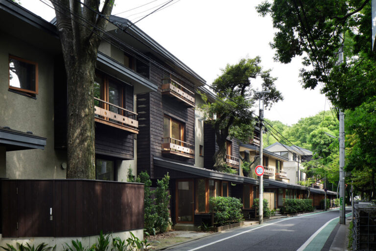 old book『KIKUTAKE 菊竹清訓作品集1～3揃』 | architecturephoto.net